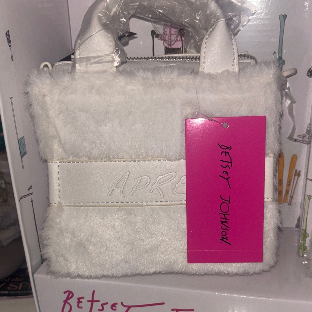 Betsey Johnson White Pom-Pom Beanie - Picture 2 of 6